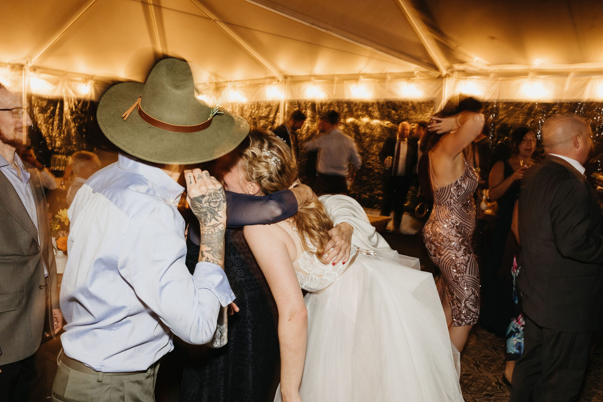 foxfire mountain house, catskill mountains, wedding, fall, fall florals, clear tent, reception, dancing, direct flash photos